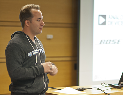 Dropbox founder and CEO Drew Houston (EECS '07) talks with members of the Undergraduate Advanced Research class, Sept. 13, 2012. 