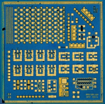 A test chip used to evaluate the performance of indium gallium arsenide in logic circuits. Image courtesy of the del Alamo group