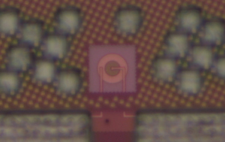 MIT-Silicon-LEDS-01-press_0.jpg